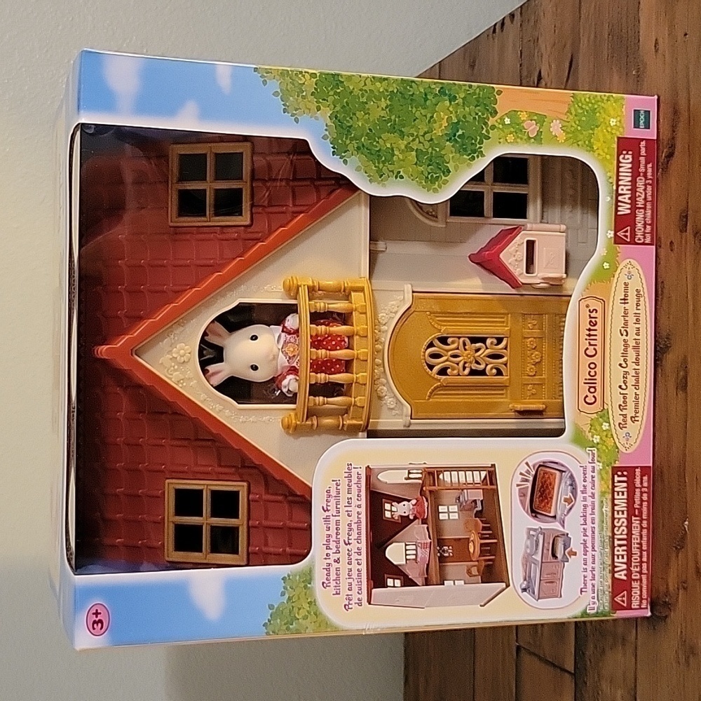 NIB Calico Critters Red Roof Cozy Cottage Starter Home